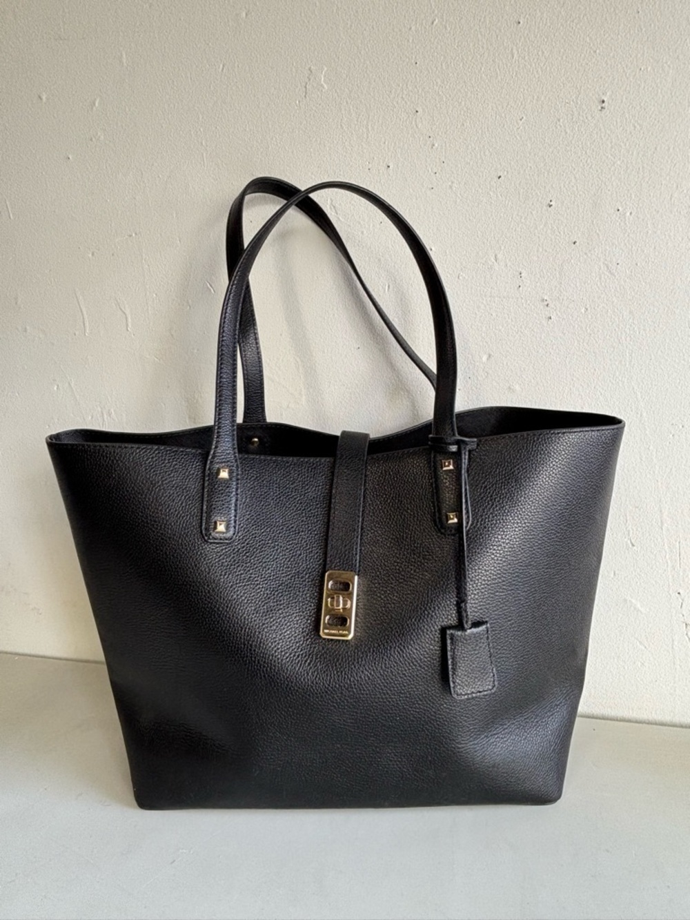 Michael Michael Kors

KARSON CARRYALL LEATHER TOTE